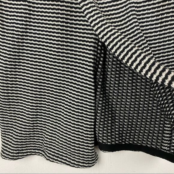 Cabi Fergie 3167 Black Split Turtleneck Pullover Sweater XXS - Picture 6 of 7